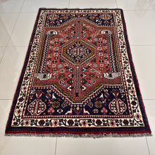 1950 SHIRAZ RUG 3’ 5” x 5’ (MED.288)