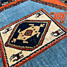 1940 KELARDASHT RUG 3’ 9” x 3’ 6” (MED.FEA.150-3)