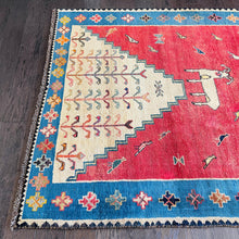 1970 SHIRAZ RUG 4’ 10” x 6’ 7” (MED#206)