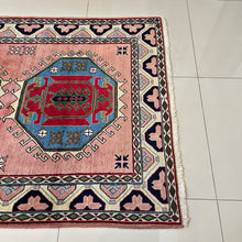 1980 BIDJAR RUG 3’ 9” x 5’ 2” (MED.670)