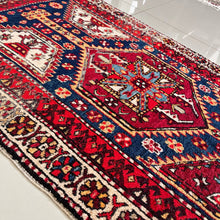 1930 HERIZ RUG 2’ 9” x 9’ 2” (RUN.5549)