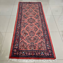 1970 SAROOGH RUG 2’ 8” x 6’ 5” (RUN.1554)