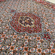 1970 PERSIAN MOOD RUG 5’ x 6’ 7” (MED.FEA.136)