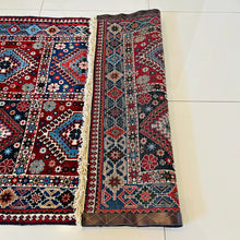 1970 YALAMEH RUG 3’ 5” x 5’ (MED.FEA.2951)