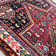 1960 QASHQAEI SHIRAZ RUG 3’ 3” x 5’ (MED.239)