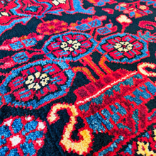 1950 NAHAVAND RUG 5’ 6” x 9’ 10” (MED.FEA.250)