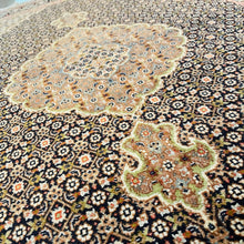 1970 TABRIZ RUG 3’ 3” x 4’ 8” (MED.FEA.310)