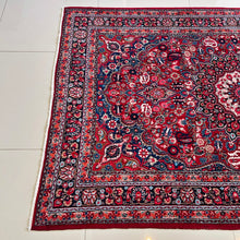 1970 BIRJAND RUG 4’ 4” x 6’ 9” (MED.FEA.320)