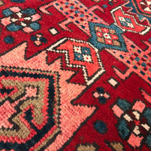 1950 HERIZ RUG 3’ 9” x 11’ 5” (RUN/FEA#6366)