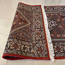 1970 BIDJAR RUG 2’ 9” x 4’ 8” (MED.FEA.#3277)