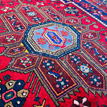 1950 BIDJAR RUG 5’ 7” x 9’ 9” (MED.FEA.1113)