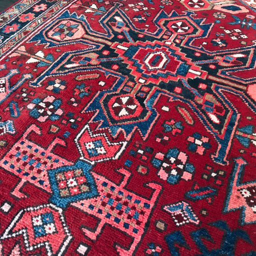 1950 HERIZ RUG 3’ 9” x 11’ 5” (RUN/FEA#6366)