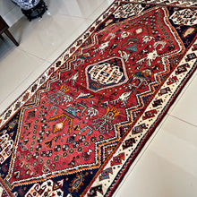 1970 QASHQAI RUG 3’ 5” x 6’ 4” (MED.136)