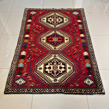 1960 VINTAGE PERSIAN SHIRAZ RUG 3’ 8” x 5’ 3” (MED.176)