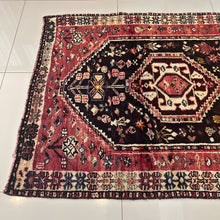 1960 SHIRAZ RUG 3’ 7” x 4’ 8” (MED.235)