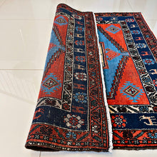 1940 KELARDASHT RUG 3’ 9” x 3’ 6” (MED.FEA.150-3)