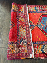 1950 GHAREBAGH RUG 4’ 2” x 8’ 2” (RUN#1497)