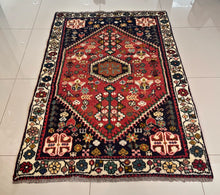 1960 SHIRAZ RUG 3’ 6” x 5’ 2” (MED.278)