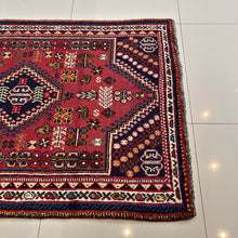 1960 SHIRAZ RUG 3’ 3” x 4’ 9” (MED.69)