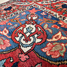 1940 BIBIBAF BAKHTIARI RUG 4’ 9” x 6’ 9” (MED.FEA.275)