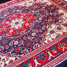 1960 SAROOGH RUG 2’ 1” x 2’ 6” (SMA#5531)