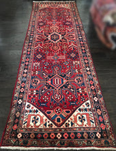 1950 HERIZ RUG 3’ 9” x 11’ 5” (RUN/FEA#6366)