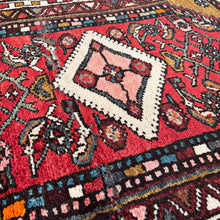 1960 HOSEYNABAD RUG 2’ 1” x 2’ 6” (SMA.1494)