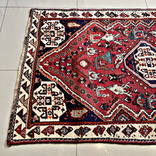 1970 QASHQAI RUG 3’ 5” x 6’ 4” (MED.136)