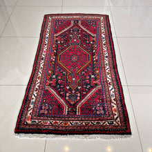 1960 TUYSERKAN RUG 2’ 6” x 4’ 7” (SMA.805)