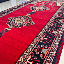 1960 PERSIAN TAFRESH RUG 5’ 2” x 12’ 5’ (RUN.1430)