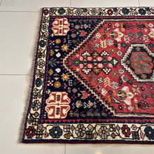 1960 SHIRAZ RUG 3’ 6” x 5’ 2” (MED.278)