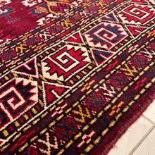 1940 YOMUD RUG 3’ 10” x 5’ 6” (MED.FEA#159)