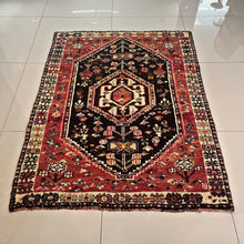 1960 SHIRAZ RUG 3’ 7” x 4’ 8” (MED.235)