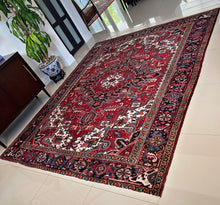 1950 HERIZ RUG 7’ 10” x 9’ 3” (LG.FEA.5001)