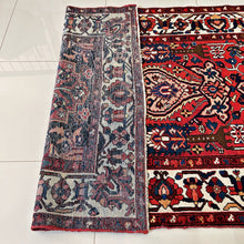 1940 BAKHTIARI RUG 4’ 5” x 6’ 8” (MED.FEA.245)