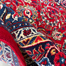 1970 SARUQ RUG 4’ 5” x 6’ 6” (MED.FEA.2634)