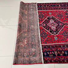 1940 HOSEYNABAD RUG 4’ 8” x 7’ 3” (MED.6056)