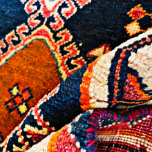 1970 SHIRAZ RUG 4’ 2” x 7’ 3” (MED.226)