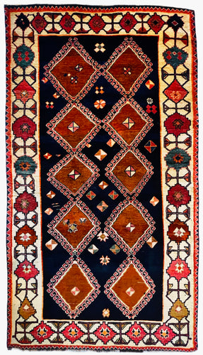 1970 SHIRAZ RUG 4’ 2” x 7’ 3” (MED.226)