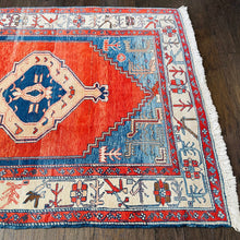 1980 BAKHSHAYESH RUG 4’ 6” x 6’ 2” (FEA.MED. GERO-001)