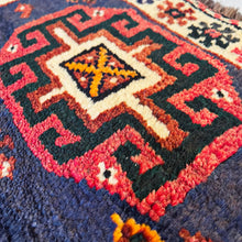 1950 SHIRAZ RUG 3’ 6” x 5’ (MED.245)