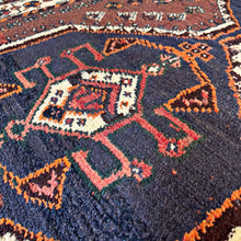 1970 SHIRAZ RUG 3’ 5” x 4’ 10” (MED.237)