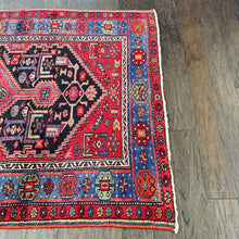 1950 ZANJAN RUG 4’ 4” x 8’ (MED/FEA#162)