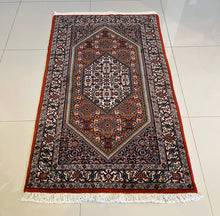 1970 BIDJAR RUG 2’ 9” x 4’ 8” (MED.FEA.#3277)