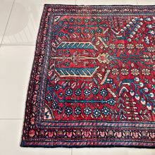 1930 BAKHTIARI RUG 4’ 5” x 6’ 9” (MED.FEA.206)