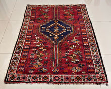 1950 SHIRAZ RUG 3’ 6” x 4’ 6” (MED.242)