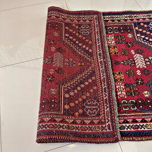 1960 SHIRAZ RUG 3’ 3” x 4’ 9” (MED.69)