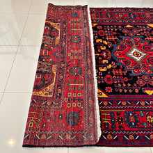 1960 NAHAVAND RUG 5’ 10” x 10’ 7” (LAR.FEA.358)