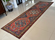 1930 HERIZ RUG 3’ 2” x 10’ 6” (RUN.FEA.6350)