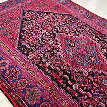 1950 QOLTUQ RUG 4’ 8” x 7’ 7” (MED.1123)